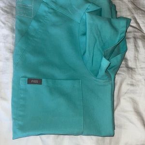 FIGS AQUA CATARINA TOP🐬